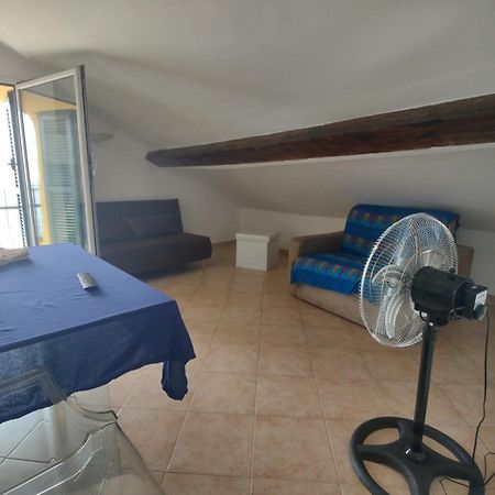 La Peglina Apartment Genoa Bagian luar foto