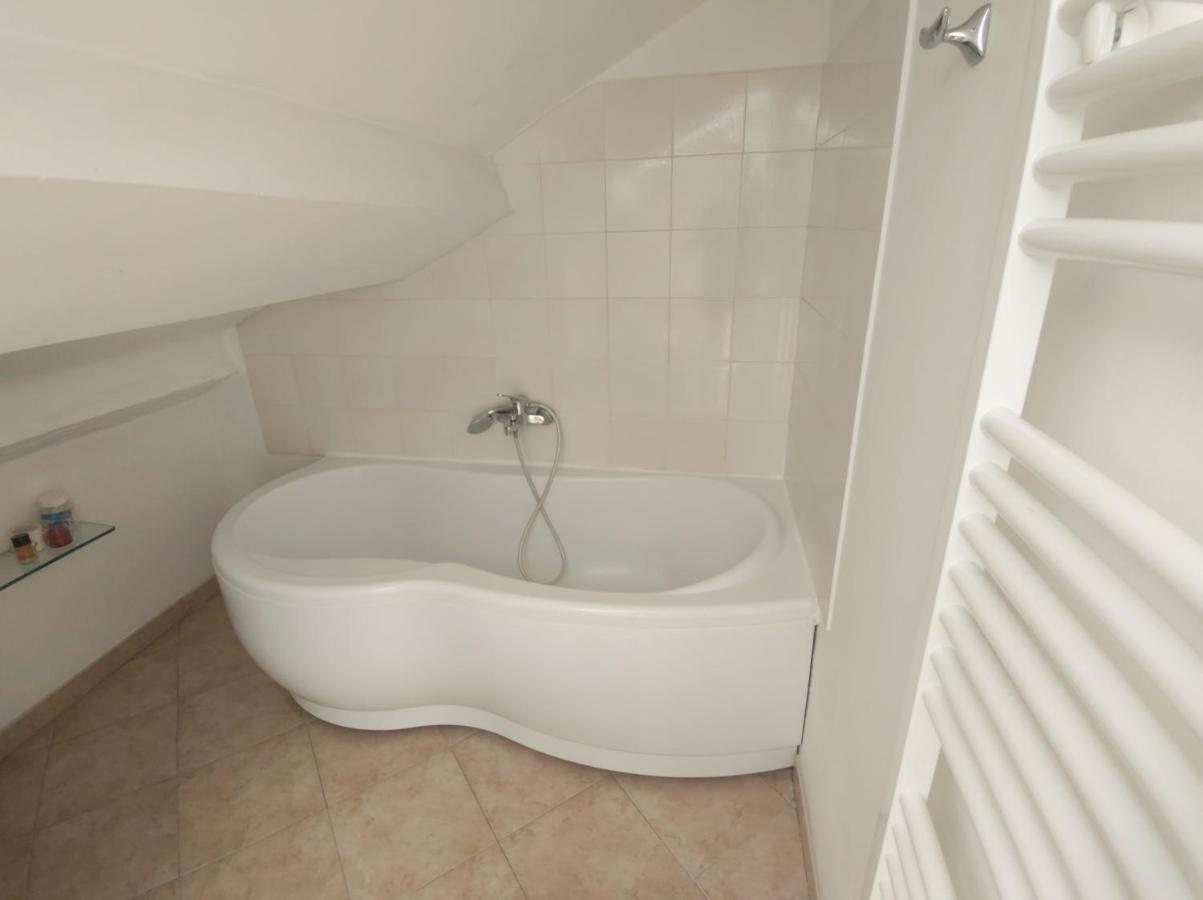 La Peglina Apartment Genoa Bagian luar foto